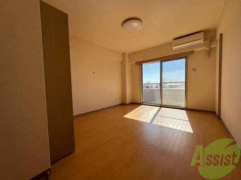 居室・リビング　広々なお部屋で快適に楽しく暮らしましょう。