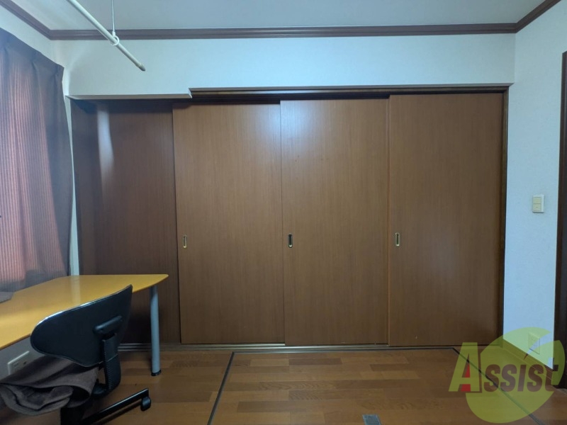 収納　収納も壁一面の収納で何でもしまえそうなサイズ感がいいですね。