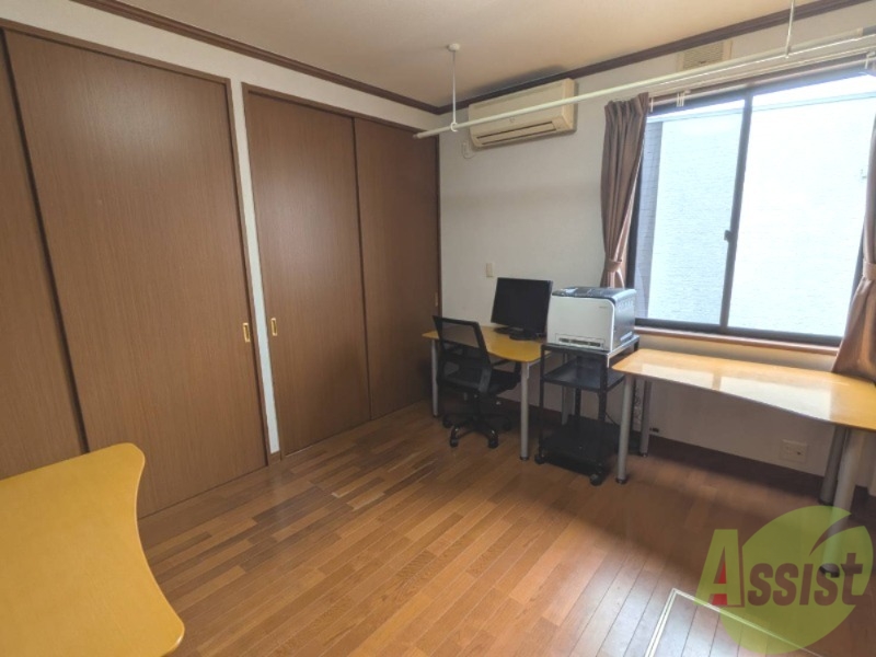 その他設備　エアコンは残置物となっておりますが合計３機付いております。