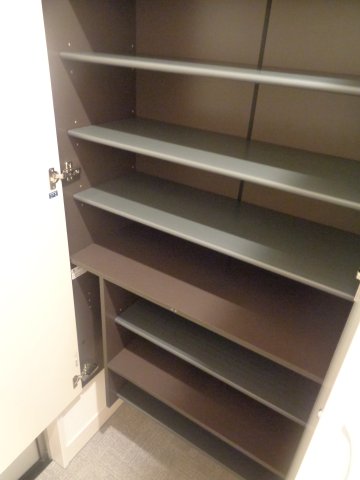 玄関　シューズボックス付き