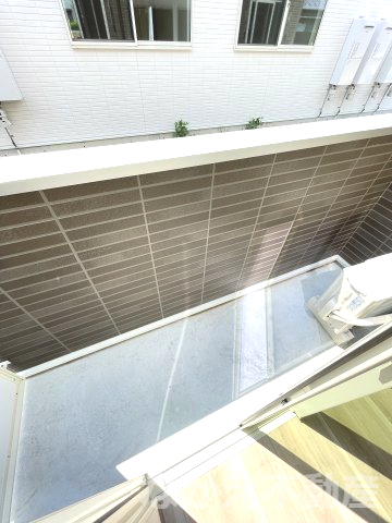 バルコニー　開放的で明るい空間を演出してくれるバルコニーです