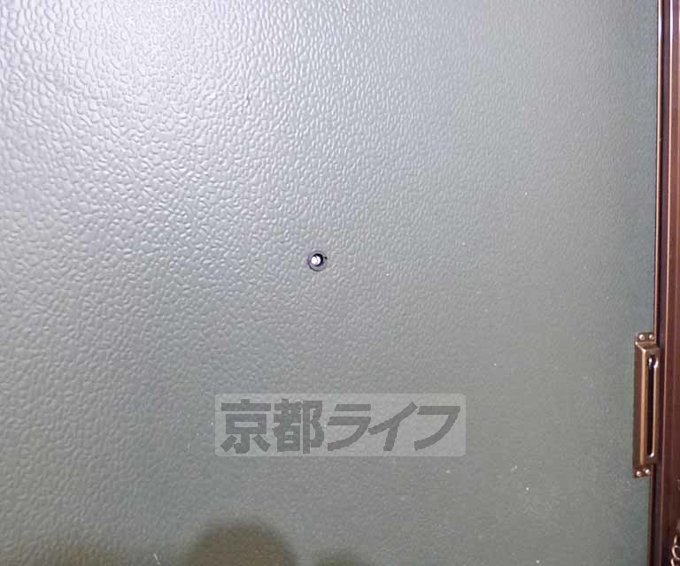 玄関　玄関ドアについている覗き穴です。
