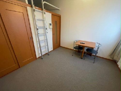 居室・リビング　現状優先。設置は現地と異なる可能性があります。