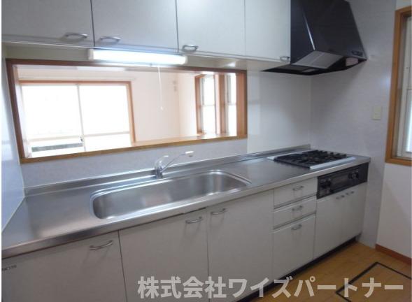 キッチン　※別号室の為、現況優先