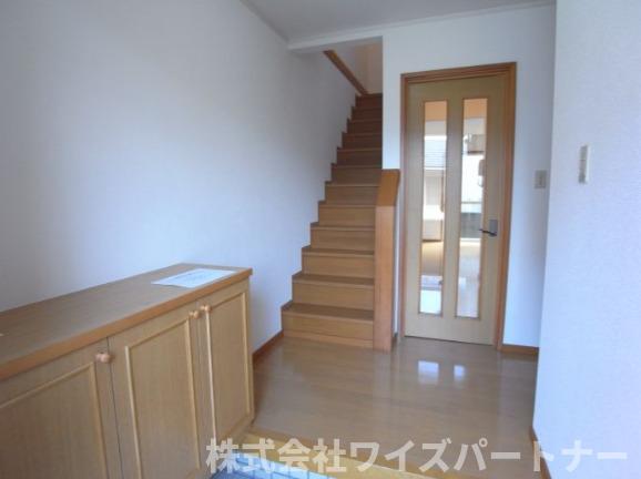 玄関　※別号室の為、現況優先