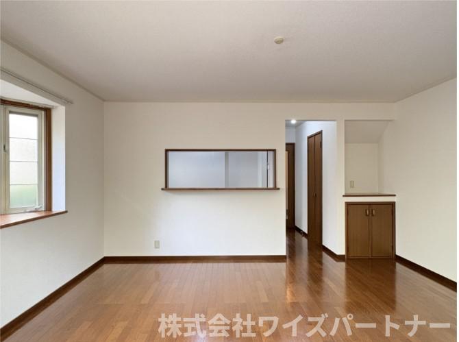 居室・リビング　※別号室の為、現況優先