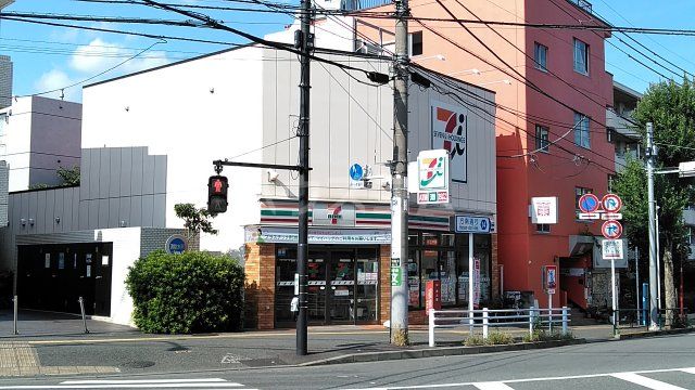 コンビニ　セブンイレブン 杉並西永福駅北店（コンビニ）まで136m