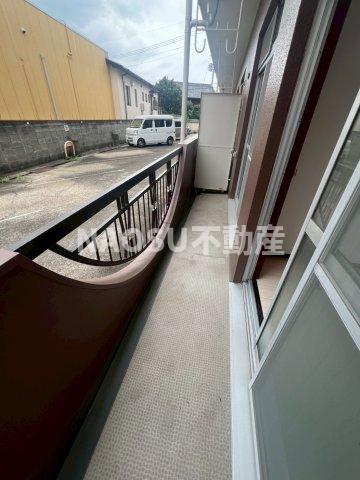 バルコニー　暖かな日差しのふりそそぐバルコニー