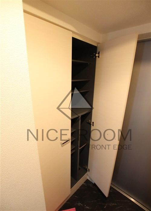 収納　ラブ心斎橋ウエスト　収納