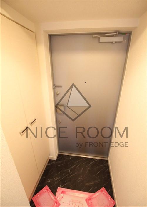 玄関　ラブ心斎橋ウエスト　玄関