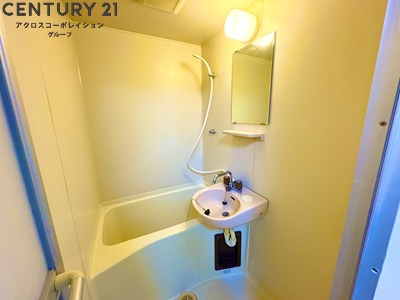 バス・シャワールーム　シンプルなお風呂です。