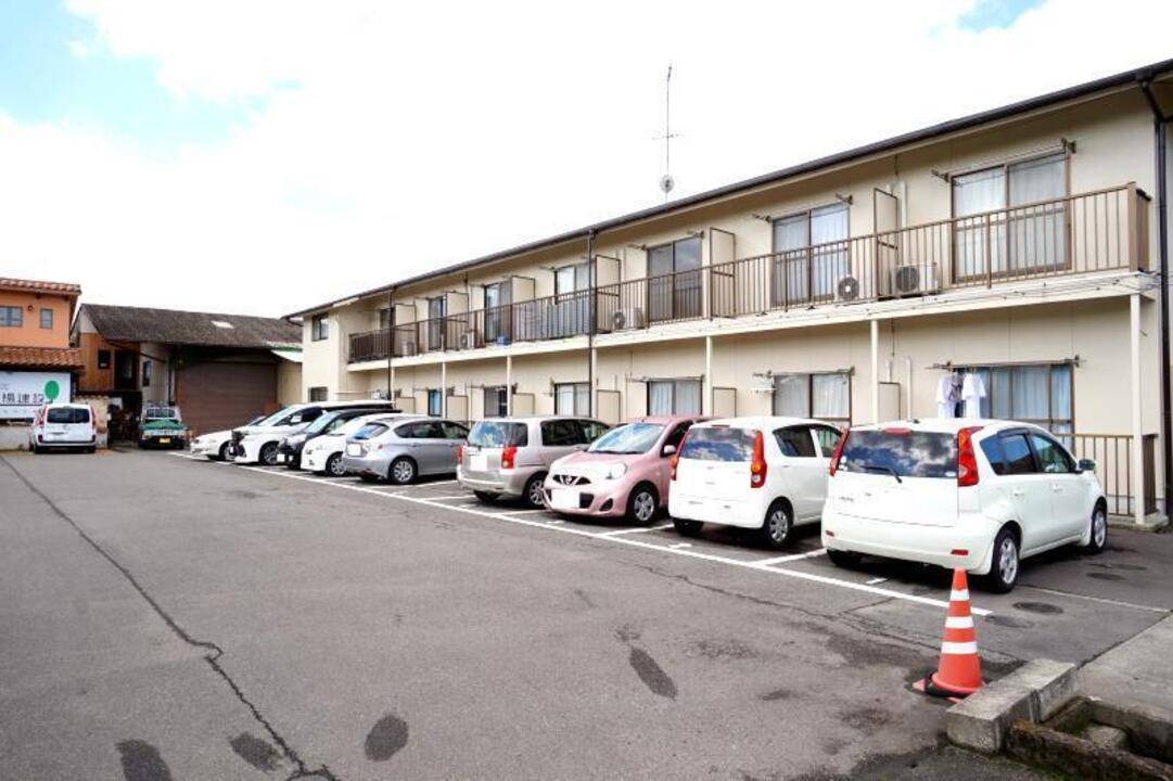 駐車場　駐車場