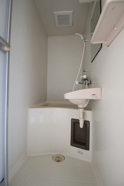 バス・シャワールーム　同物件別号室