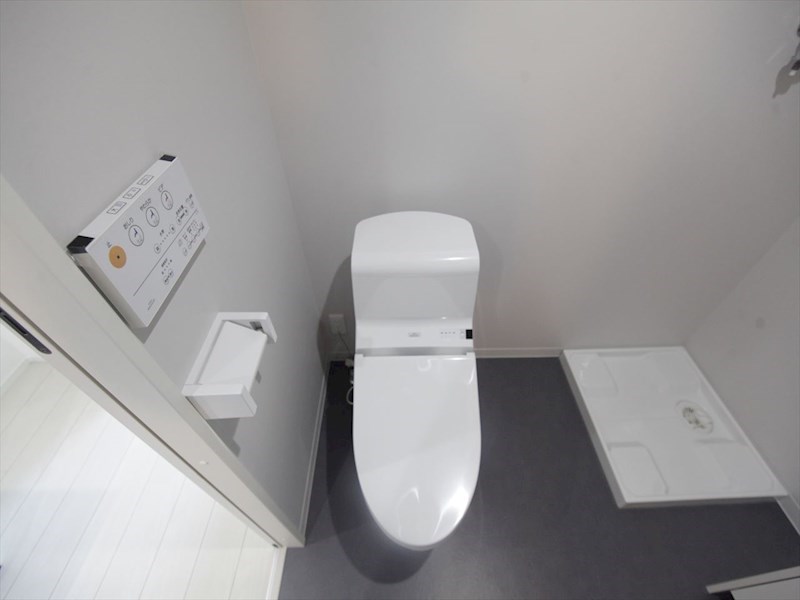 トイレ　温水洗浄暖房便座付トイレ