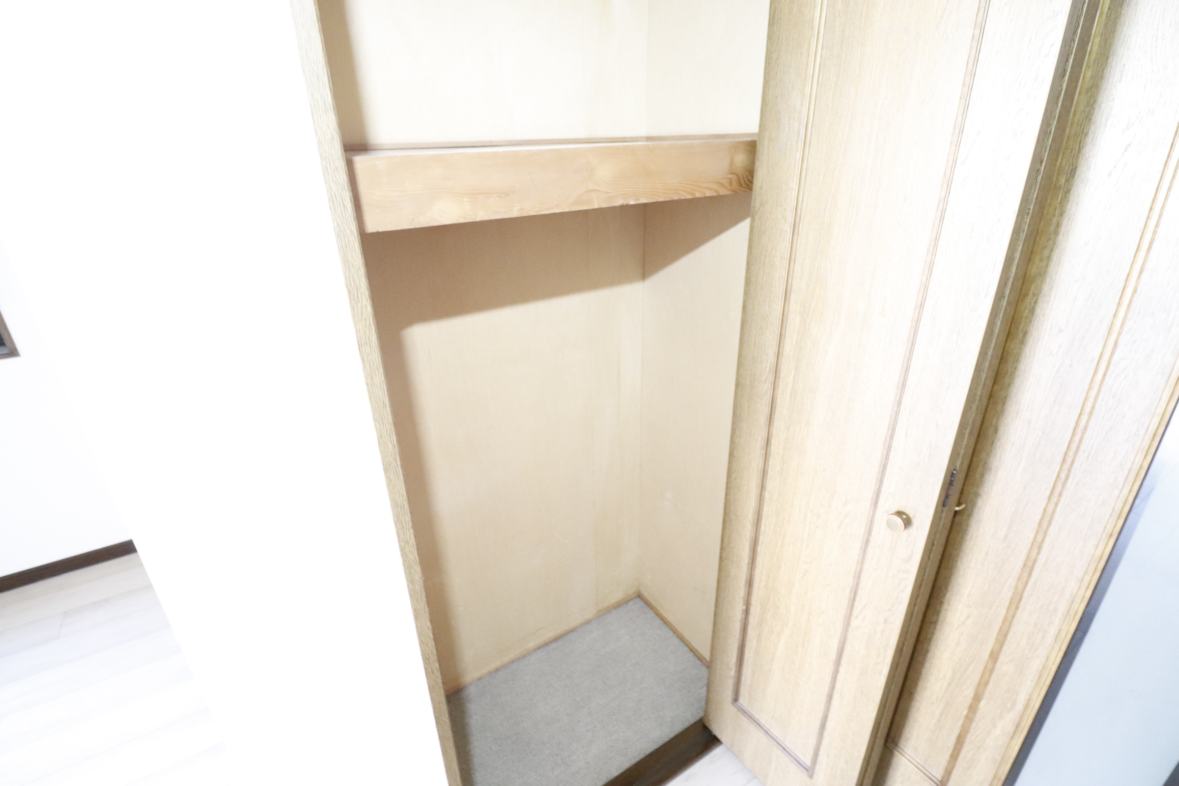 収納　スリムな収納スペースです♪