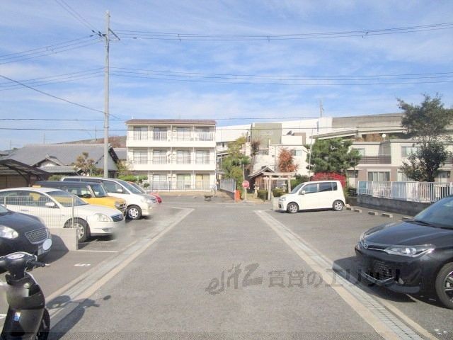 駐車場　前面道路