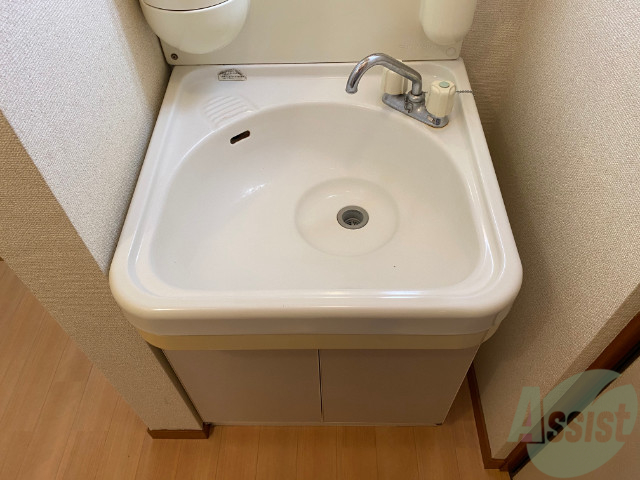 洗面設備　忙しい朝の味方、独立洗面台があるのは嬉しいですね。