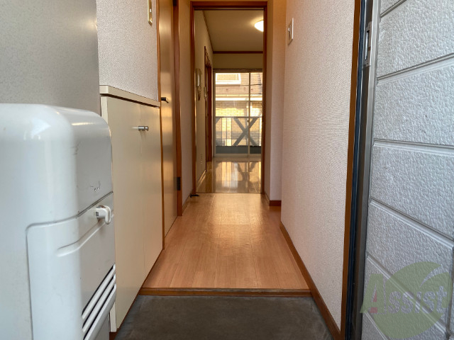 玄関　玄関から見た景色はこちらです。イメージできますか。