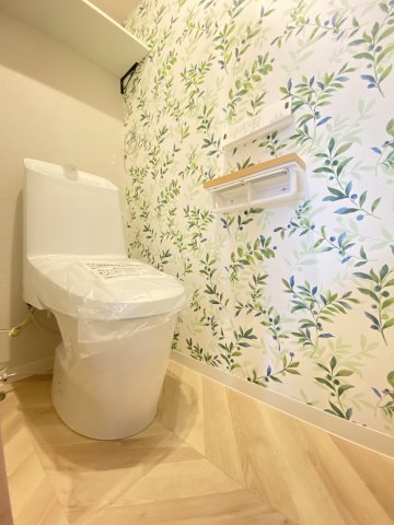 トイレ　温水洗浄便座付きです