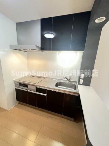 キッチン　コンパクトなキッチンで掃除もラクラク