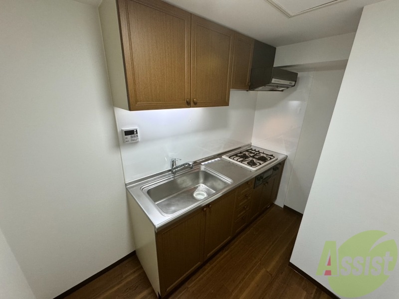 キッチン　３口システムキッチンですのですぐにお料理に使えます！