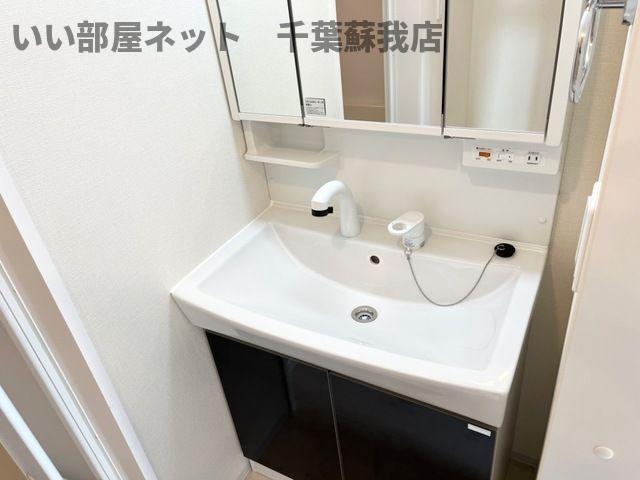 洗面設備　スペースが確保できる洗面所です