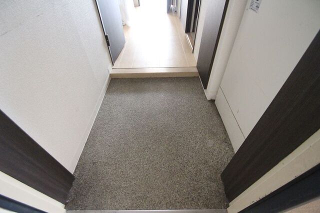 玄関　※１ＬＤＫへ変更前の写真です※