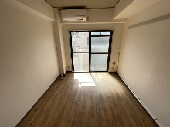 居室・リビング　※別部屋の写真です