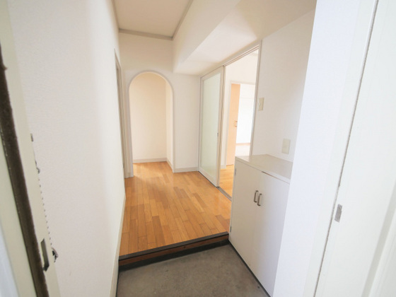 玄関　※別部屋の写真です