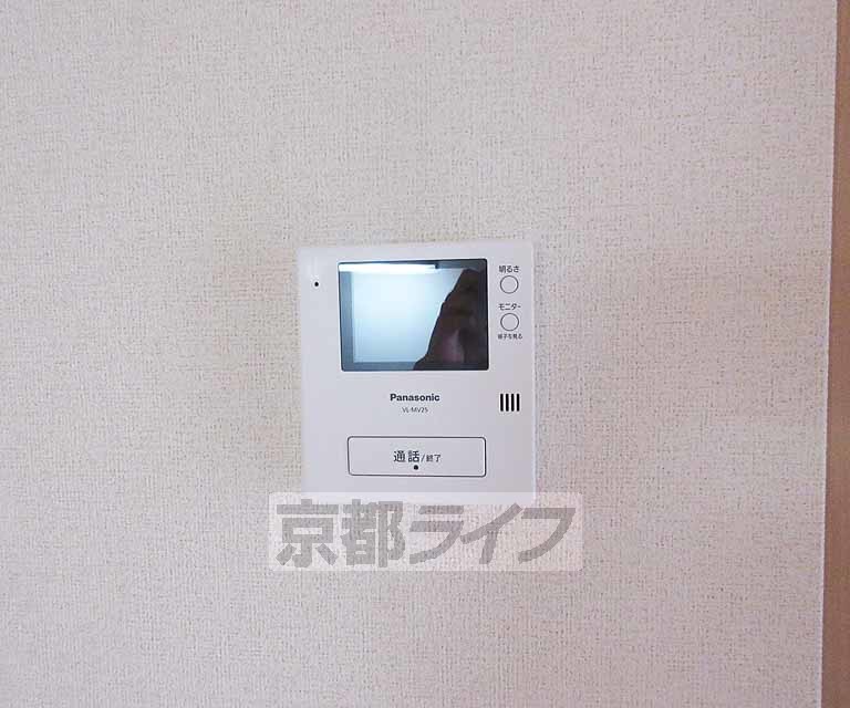 セキュリティ　モニター付きインターホンがついていて安心！