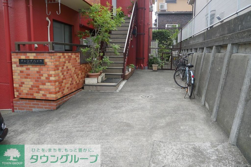 エントランス　★自転車、原付相談可能★