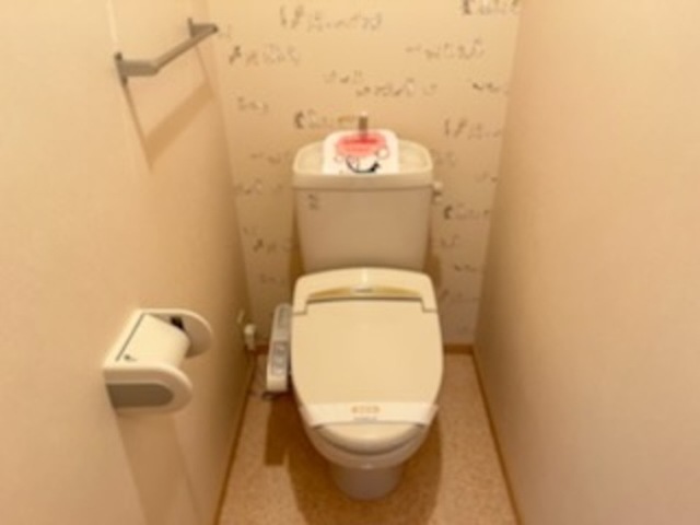 トイレ　温水洗浄暖房便座