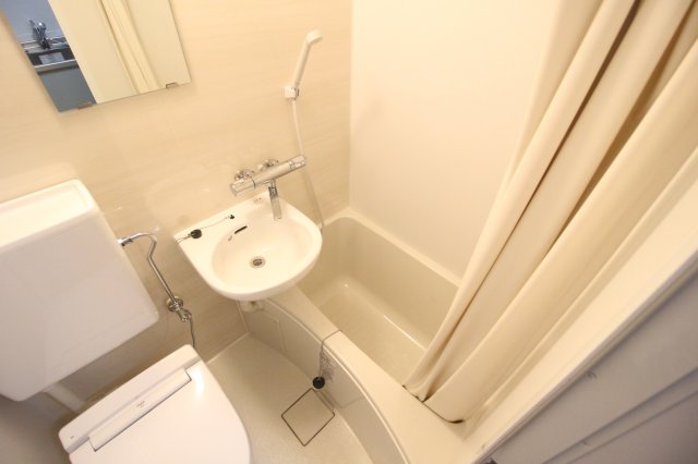 バス・シャワールーム　三点ユニットバス