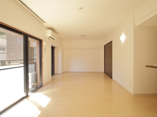 居室・リビング　エアコン付き