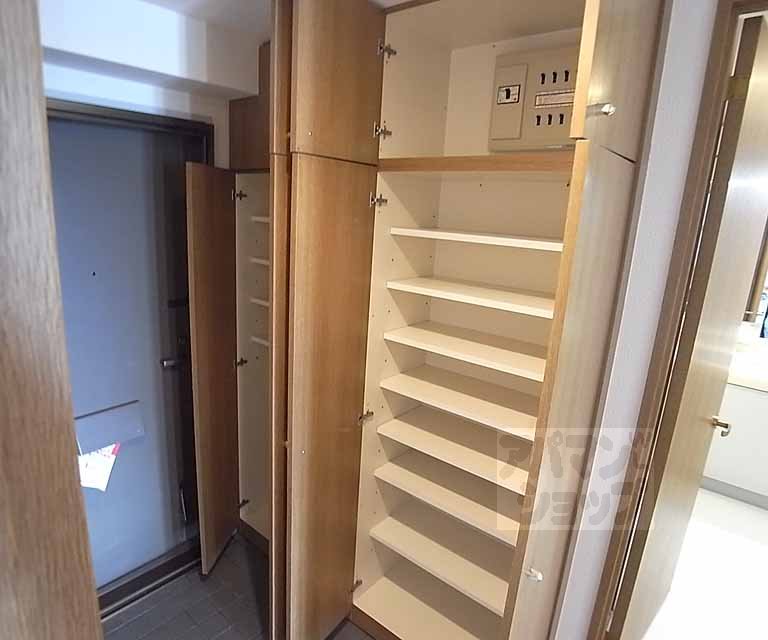 収納　たくさん収納できる靴箱です。