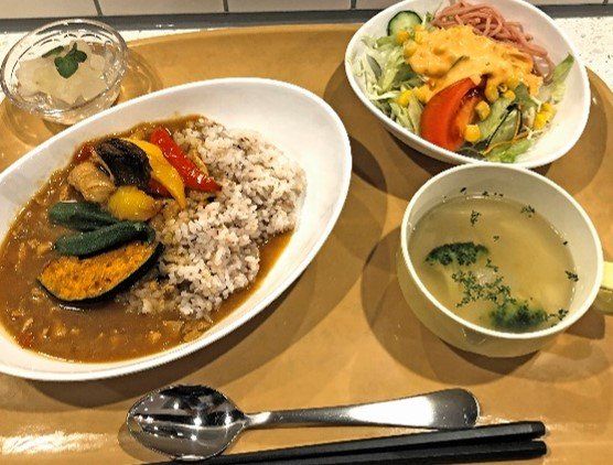 その他　●野菜たっぷりチキンカレー●サラダ●はちみつレモンゼリー