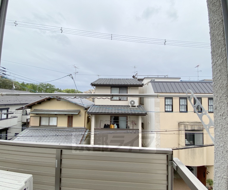 眺望　６帖洋室の窓からの景色です。