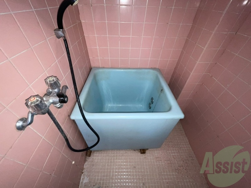 バス・シャワールーム　１人暮らしにはピッタリのサイズ感ですね！