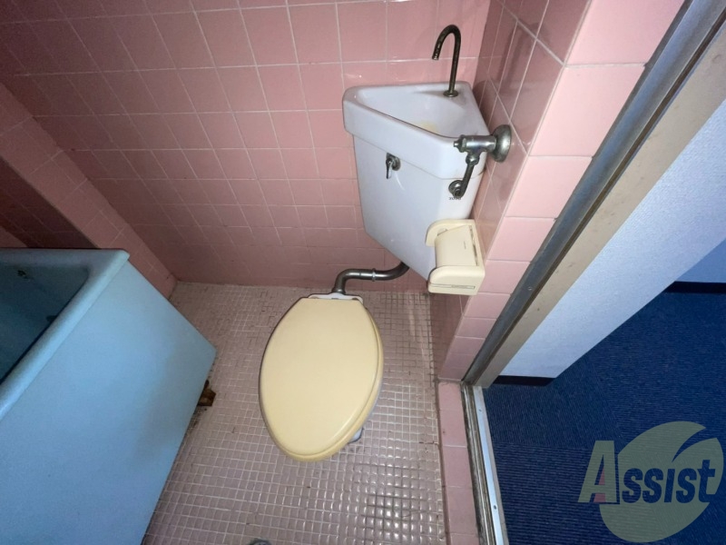 トイレ　バス・トイレは同室です。汚れた際はすぐに洗うことができますよ