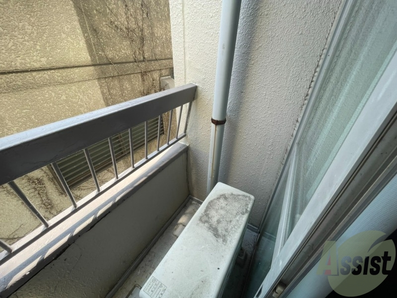 バルコニー　バルコニーは狭いですが工夫次第では使えますね