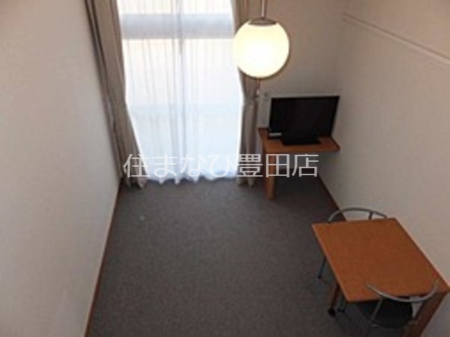 居室・リビング　同型写真