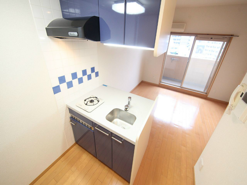 キッチン　カウンターキッチン（ガス1口）冷蔵庫・レンジ等ご用意できます