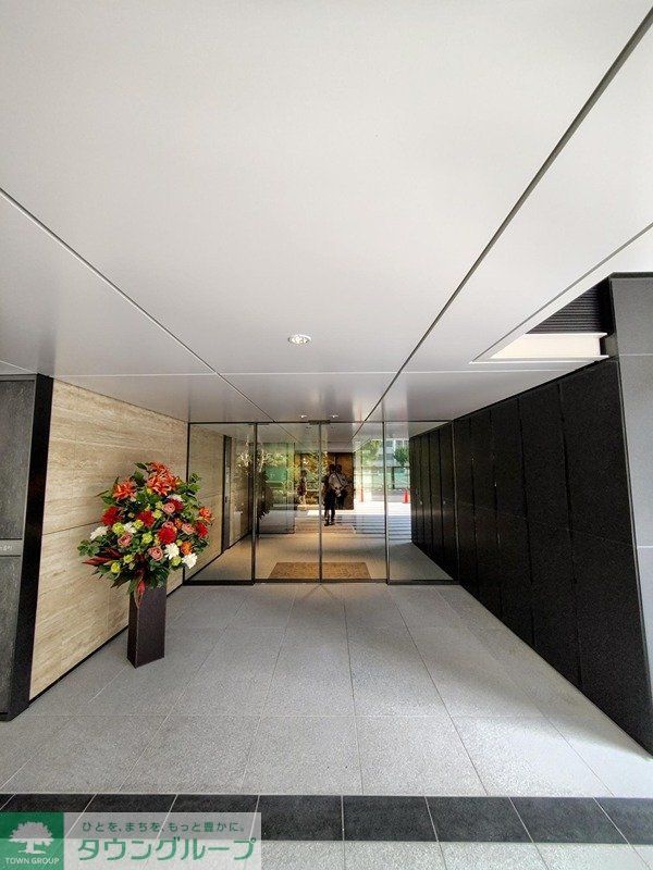 エントランス　お問合せは(株)タウンハウジング東京へ