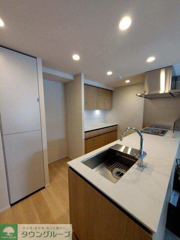 キッチン　お問合せは(株)タウンハウジング東京へ