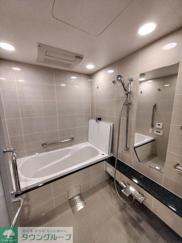 バス・シャワールーム　お問合せは(株)タウンハウジング東京へ