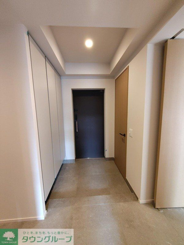 玄関　お問合せは(株)タウンハウジング東京へ