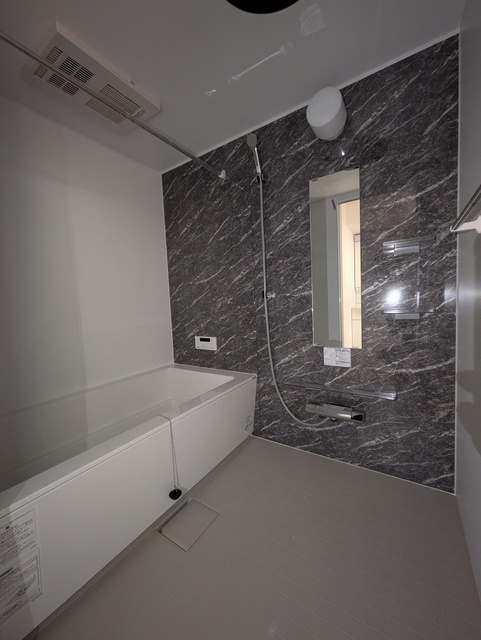 バス・シャワールーム　※現在建築中　３０１号室モデルルームの写真です