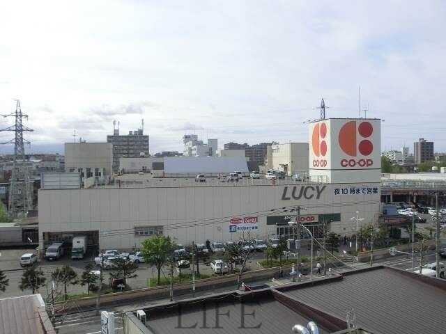 ショッピングセンター　サンキLUCY店（ショッピングセンター）まで1060m