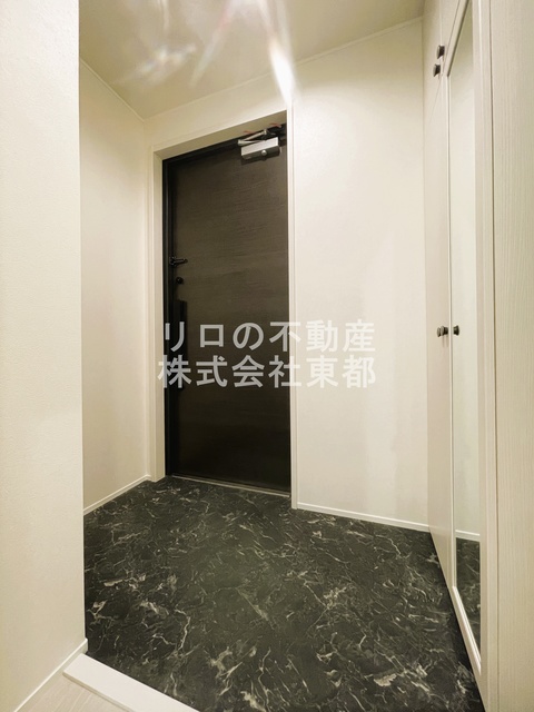 玄関　玄関スペース広めなのでゆったりとお出掛け準備できます♪