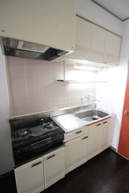 キッチン　※他部屋の画像です